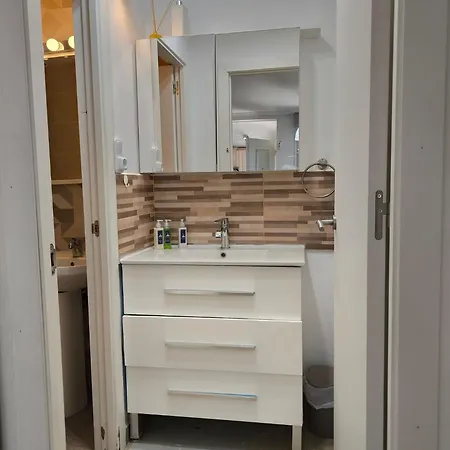 度假居 Cozy With Private Terrace And Communal Pool In 托雷维耶哈