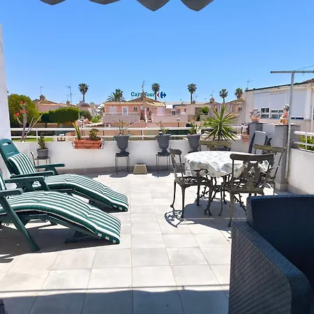 度假居 Cozy With Private Terrace And Communal Pool In