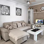 Holiday home Cozy With Private Terrace And Communal Pool In Torrevieja