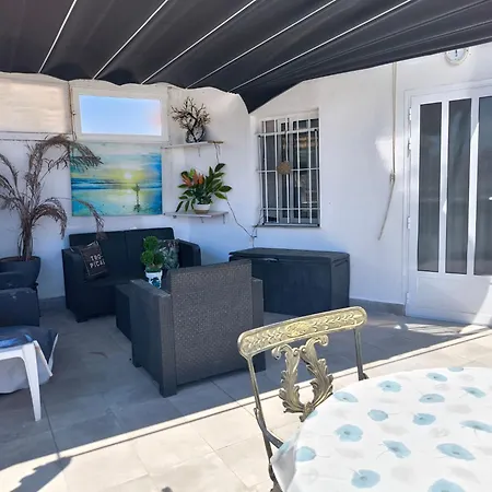 Hébergement de vacances Cozy With Private Terrace And Communal Pool In *