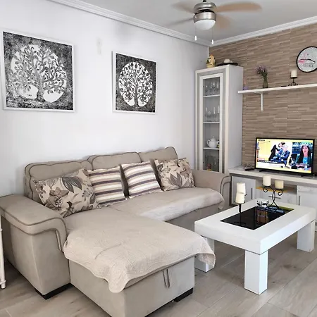 Hébergement de vacances Cozy With Private Terrace And Communal Pool In Torrevieja