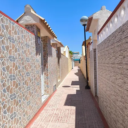 Cozy With Private Terrace And Communal Pool In Hébergement de vacances